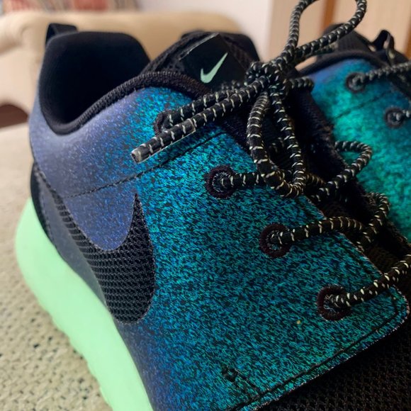 LIMITED EDITION Nike Roshe Run Size 7.5 - Picture 4 of 7